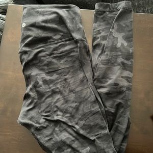 Lululemon black camo align leggings in ok condition